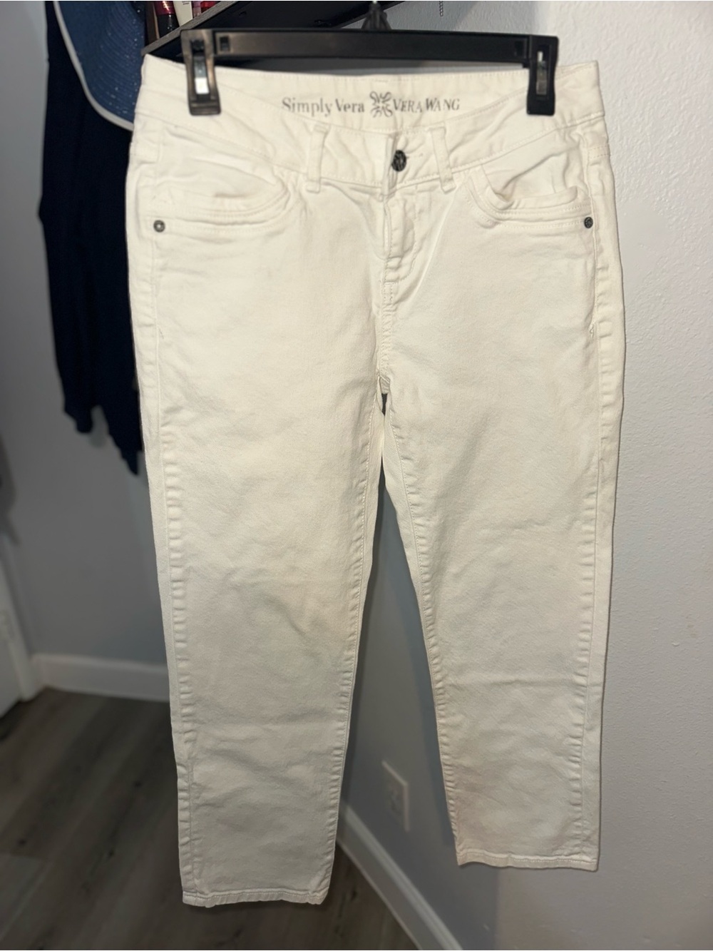 Simply Vera Vera Wang Women's White Cropped Slim Jeans